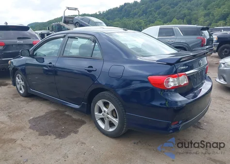 2011 Toyota Corolla S z USA, uszkodzony, nr VIN 2T1BU4EE5BC629044